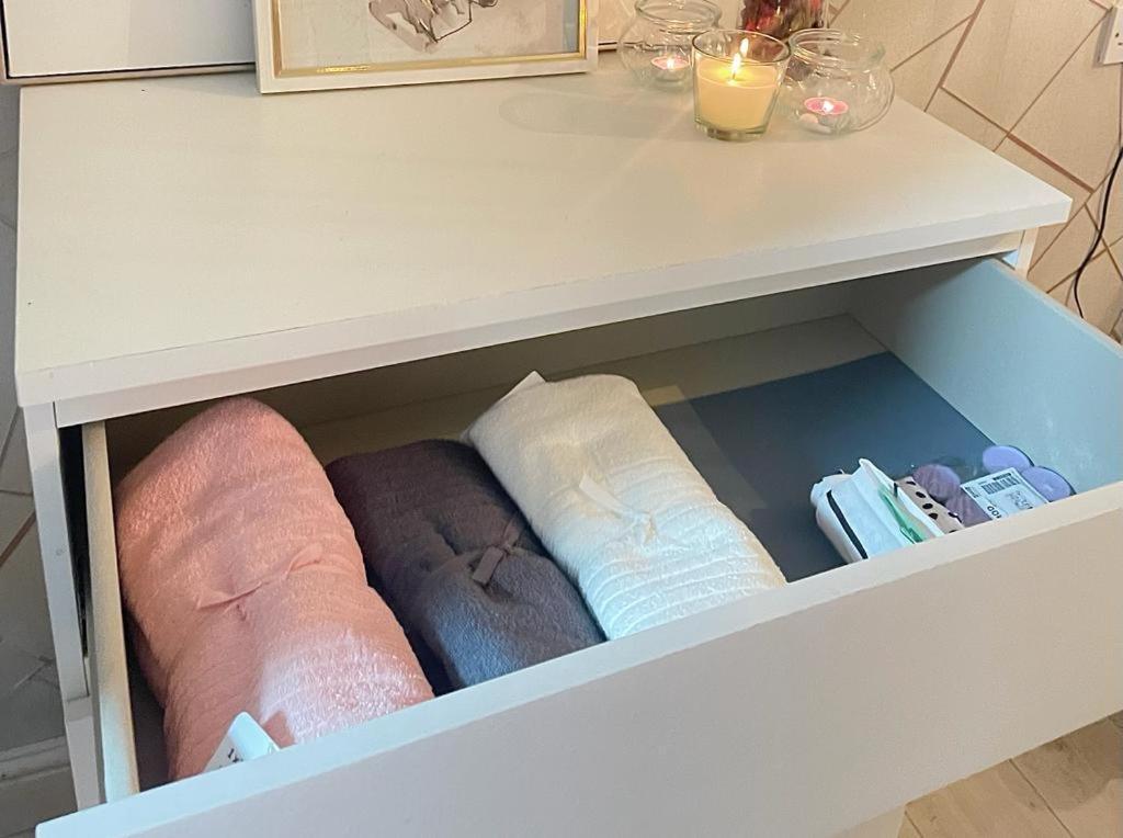 Happy Place With Kitchenette- Female Only لندن المظهر الخارجي الصورة